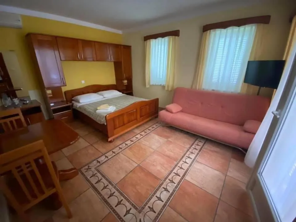 Ara-Lekaj Apartment Baska