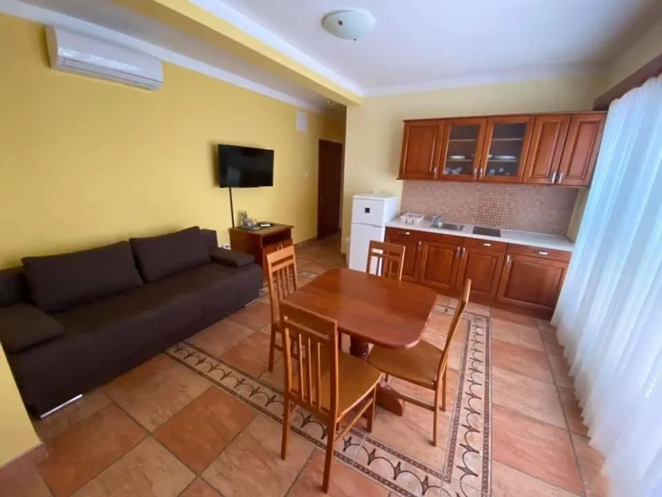 Ara-Lekaj Apartment Baska